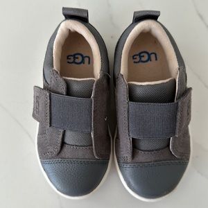 Ugh boys gym shoes. Size C7. Color Grey. Velcro strap.